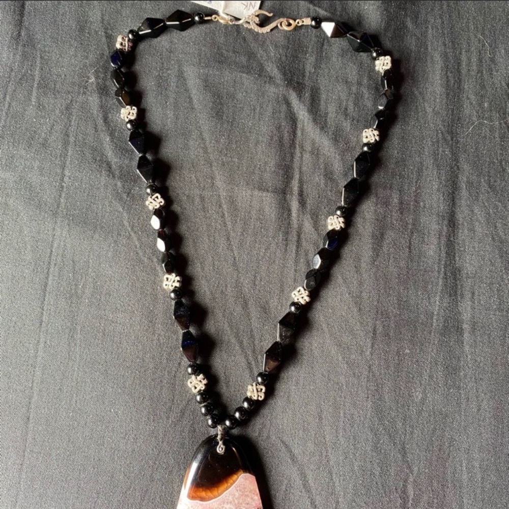 Handmade beaded nacklace